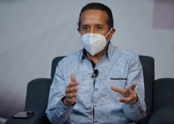 Quintana Roo debe mantener equilibrio entre cuidado a la salud y la recuperación económica; Carlos Joaquín