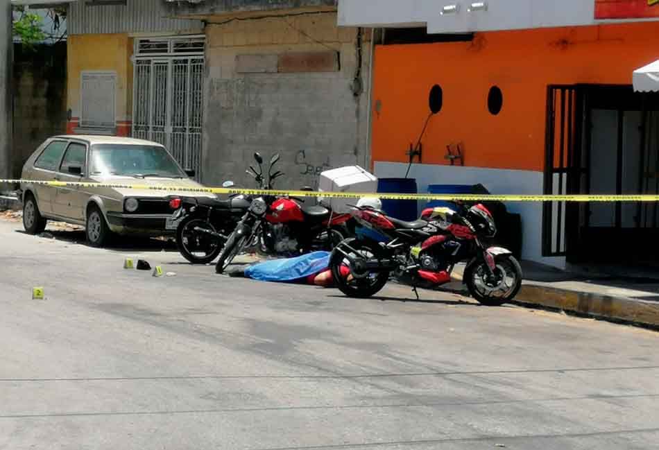 Ejecutan a las puertas de un restaurante en Playa del Carmen al encargado del negocio