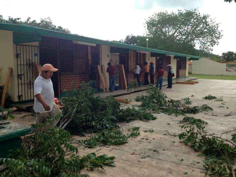Pandemia deja escuelas-refugios anticiclónicos en mal estado para temporada de huracanes