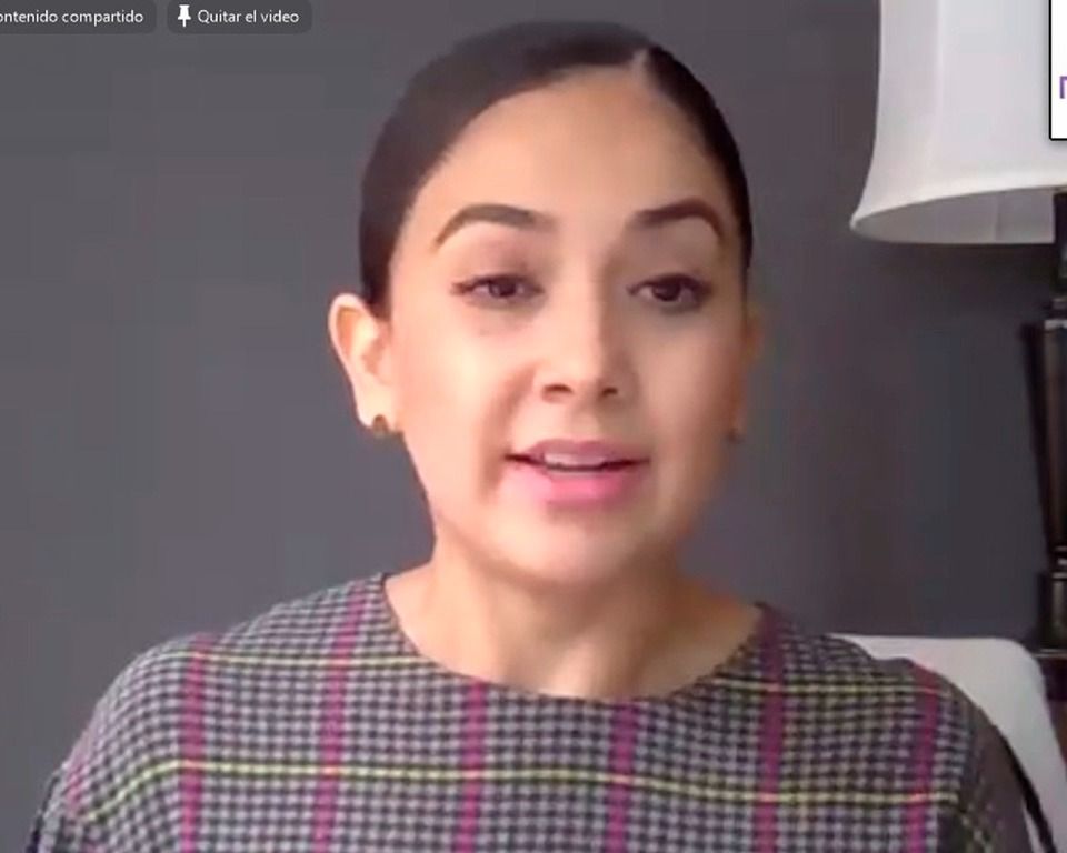 Especialista michoacana imparte curso sobre transparencia en el IEQROO
