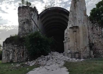 Por fuertes lluvias se desploma pared de histórica Iglesia “Niño Jesús” en Tihosuco