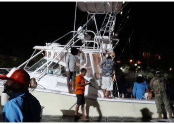 Secretaría de Marina rescata a siete personas a la deriva en aguas del Mar Caribe