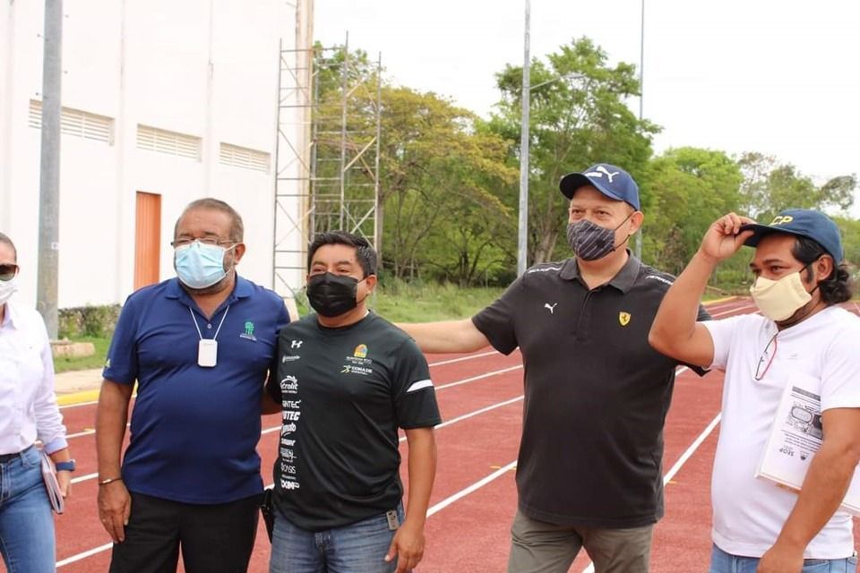 Constatan avances de obras deportivas en Felipe Carrillo Puerto