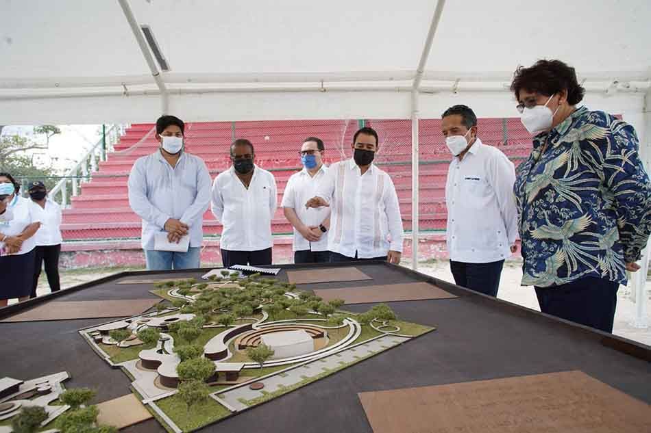 Carlos Joaquín visita Cozumel para revisar obras de gobierno