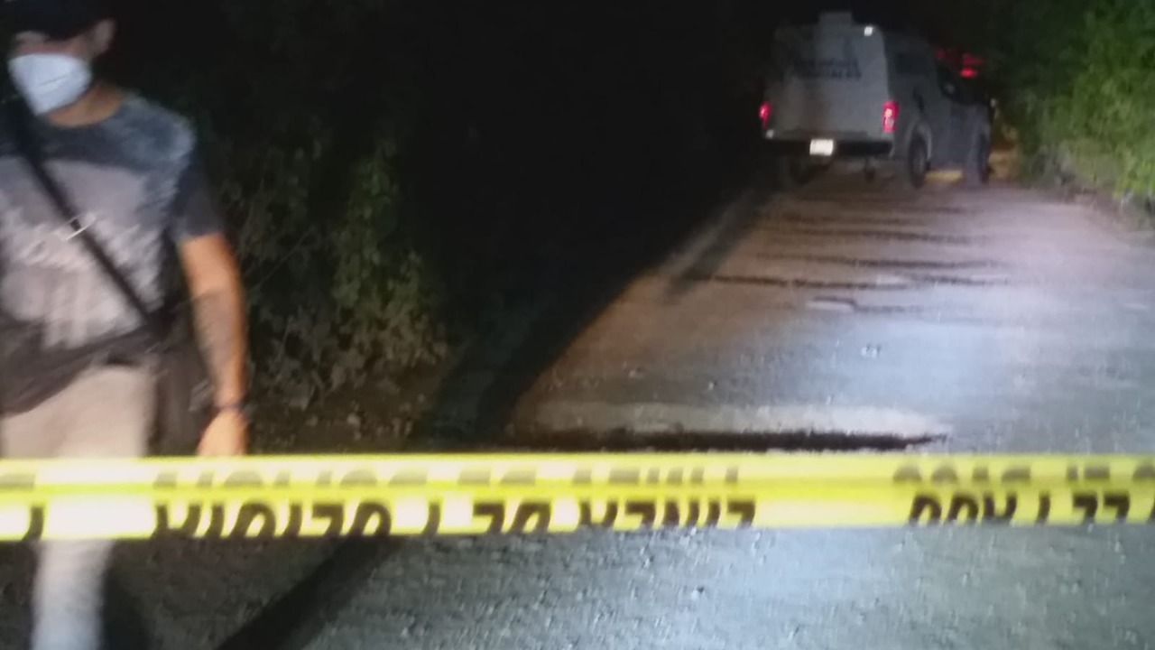 Encuentran restos humanos en maleta abandonada camino de terracería al sur de Cancún