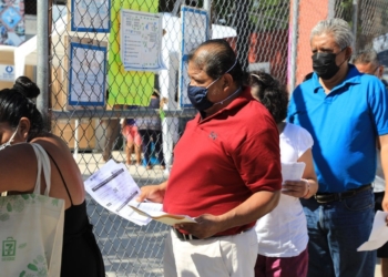 Anuncia Gobierno de Solidaridad vacunación a adultos de 40 años