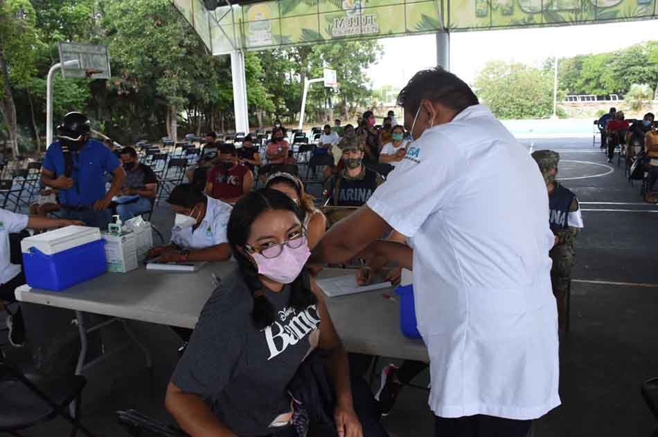 Avanza en Tulum la jornada de vacunación contra la covid-19 para personas de 30 a 39 años