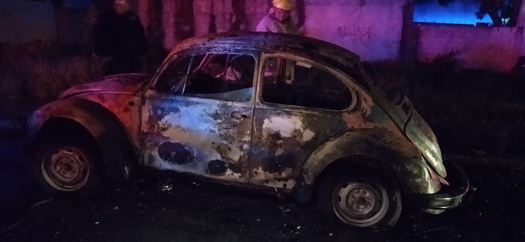 Incendian “vochito” en Chetumal