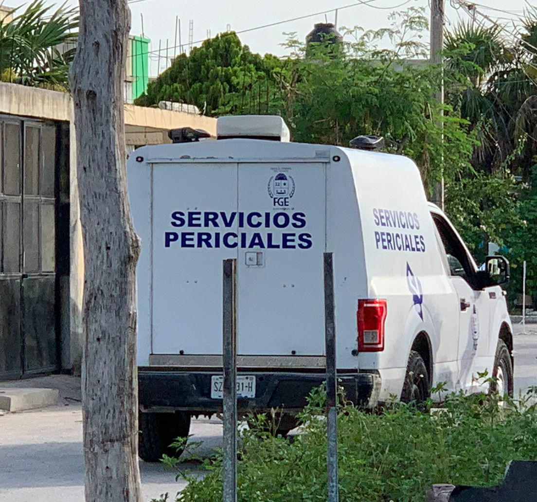 Asesinan a un hombre que estaba en el patio de su casa en Cancún
