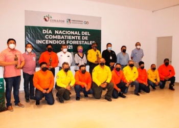 Conafor reconoce a brigadistas portomorelenses por su contribución al combate de siniestros en 2021