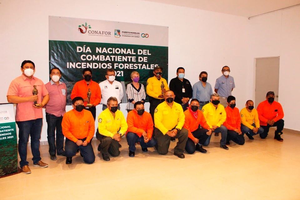 Conafor reconoce a brigadistas portomorelenses por su contribución al combate de siniestros en 2021