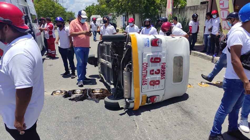 Menor lesionado al volcar un mototaxi, colisionado por taxista de Playa del Carmen