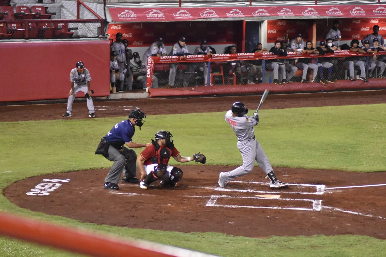 Piratas hace valer su condición de local y supera 3-0 a Tigres en el primero de la serie