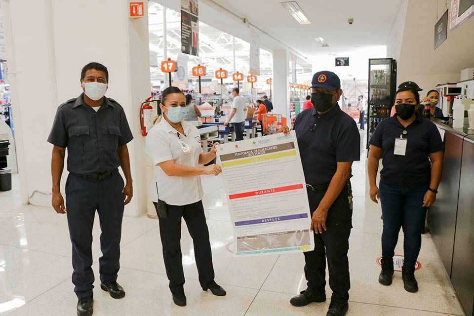 Protección Civil de Cozumel realiza campaña sobre medidas preventivas ante temporada de huracanes