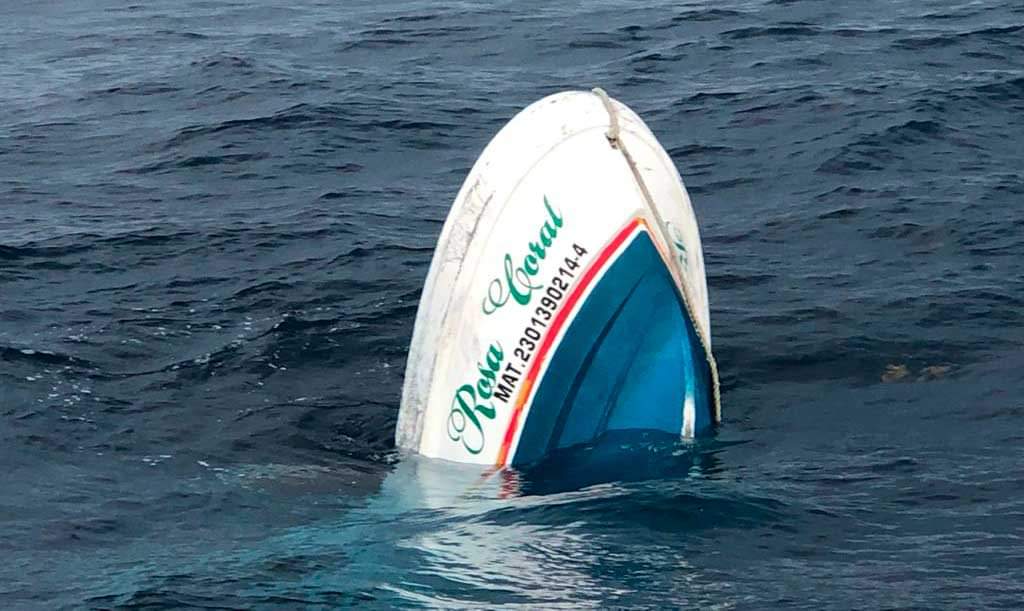 Se hunde embarcación en Isla Mujeres con 15 personas, mueren dos, entre ellos un menor y hay un desaparecido
