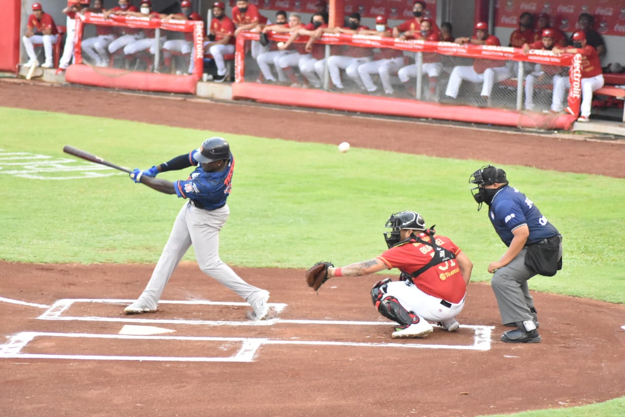 Tigres gana 5-3 a Piratas e iguala serie en Campeche