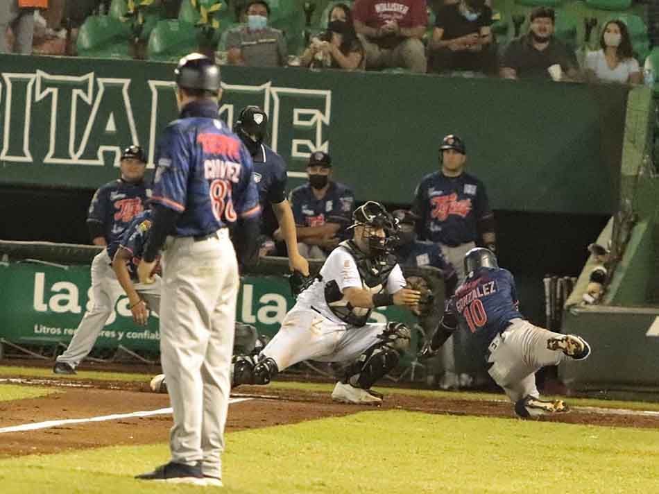 Tigres supera 7-2 a Leones de Yucatán para igualar serie en Mérida