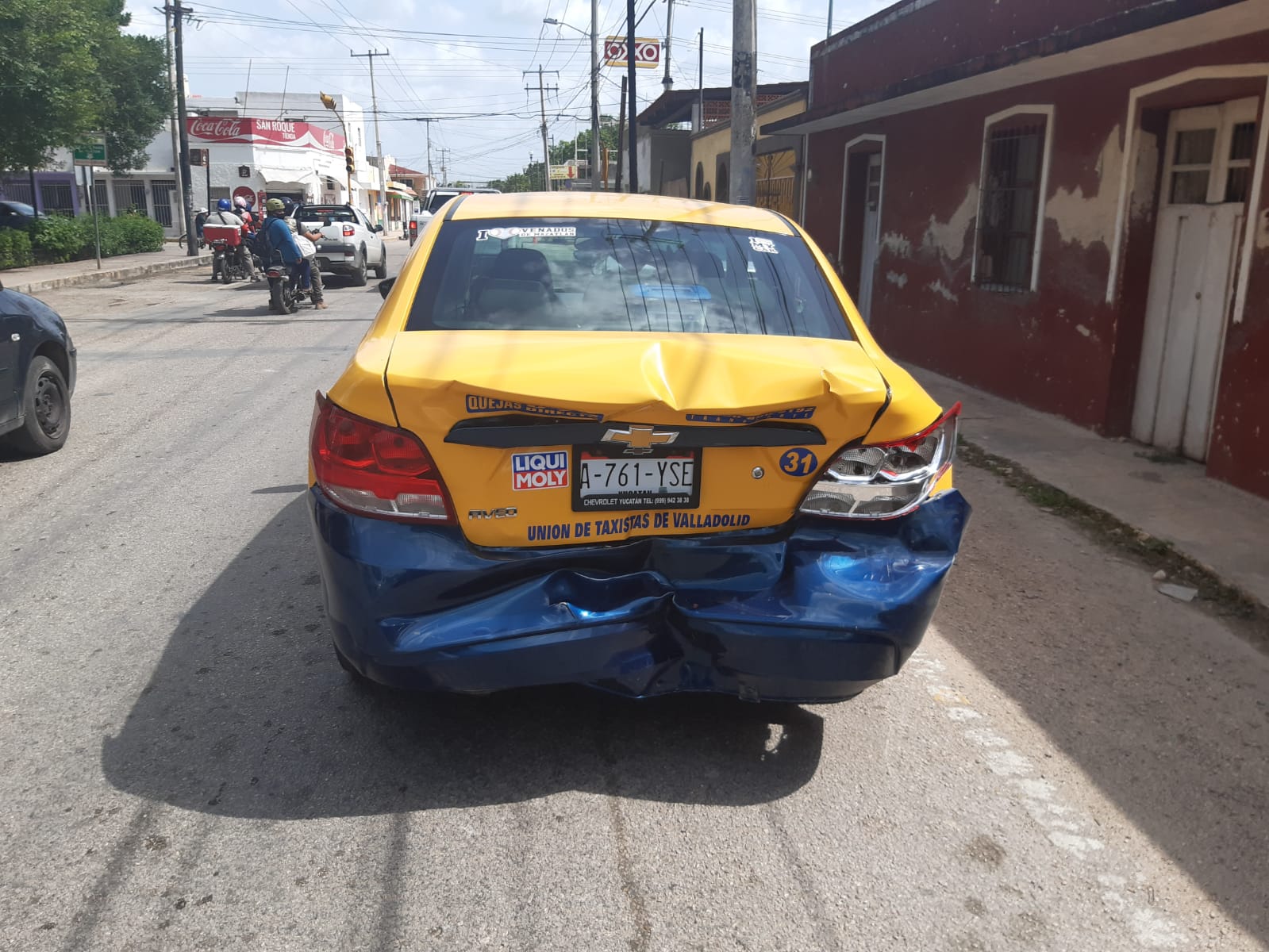 Distraído conductor provoca accidente en Santa Lucía