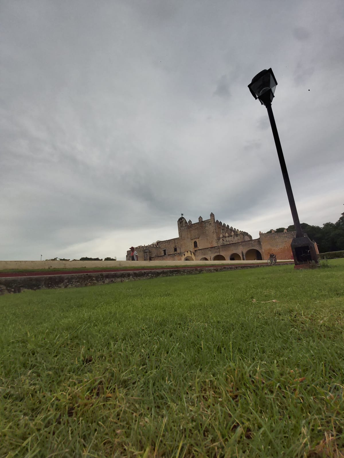 El Oriente con lluvias de fuertes a muy fuertes, con actividad eléctrica y vientos a partir de mañana