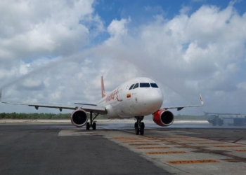 Aterriza en Cancún nuevo vuelo procedente de Medellín y se reportan 467 operaciones en aeropuerto