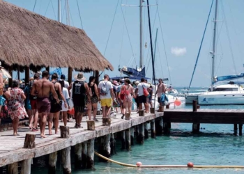 La Cofepris tendrá mano dura con las fiestas en embarcaciones en el mar