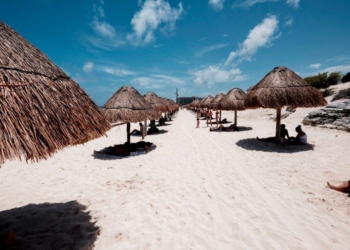 Destacan trabajo conjunto de ciudadanía, iniciativa privada y autoridades en mantenimiento de playas en Cancún