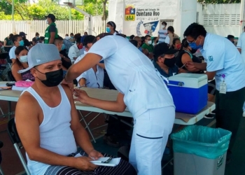 Vacunación redujo cuadros graves de COVID-19 en Q.Roo; letalidad, por debajo de media nacional