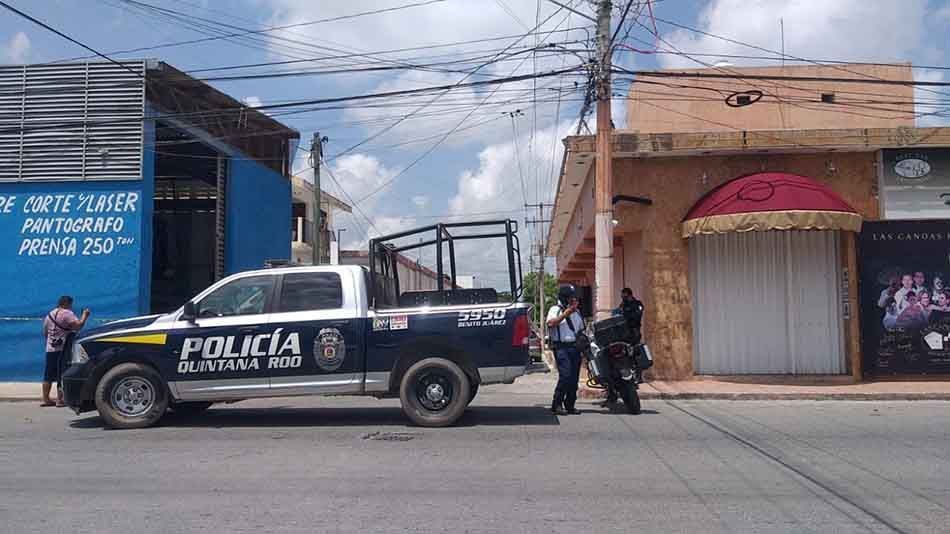 Atacan a balazos la fachada de bar en colonia de Cancún
