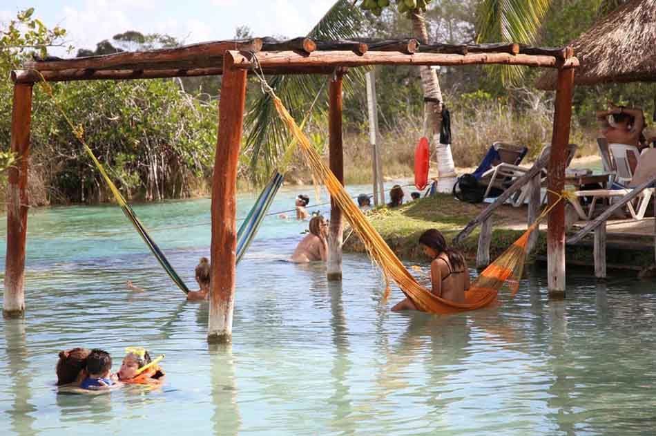 Crisis del sargazo en principales destinos turísticos de Quintana Roo beneficia turismo en Bacalar