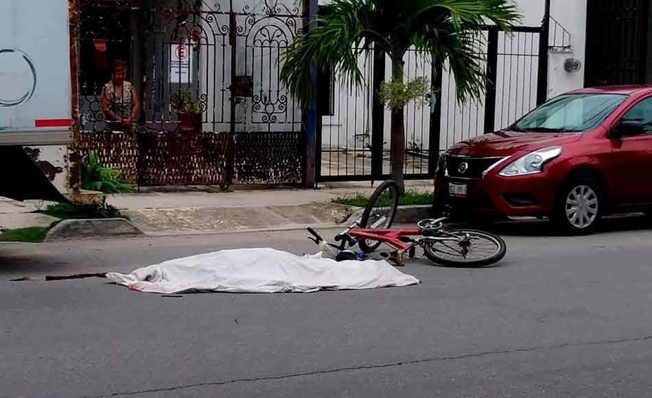 Muere ciclista en accidente vehicular provocado por camioneta del transporte urbano de Cancún