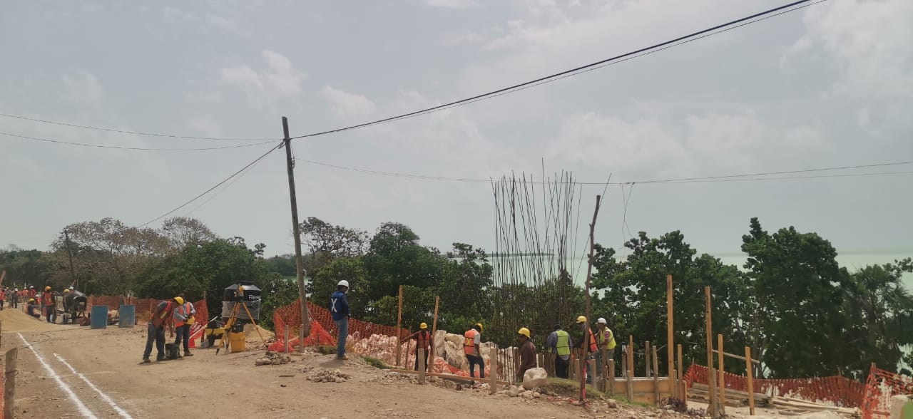 Empresas constructoras foráneas ponen en riesgo a empleados de la construcción