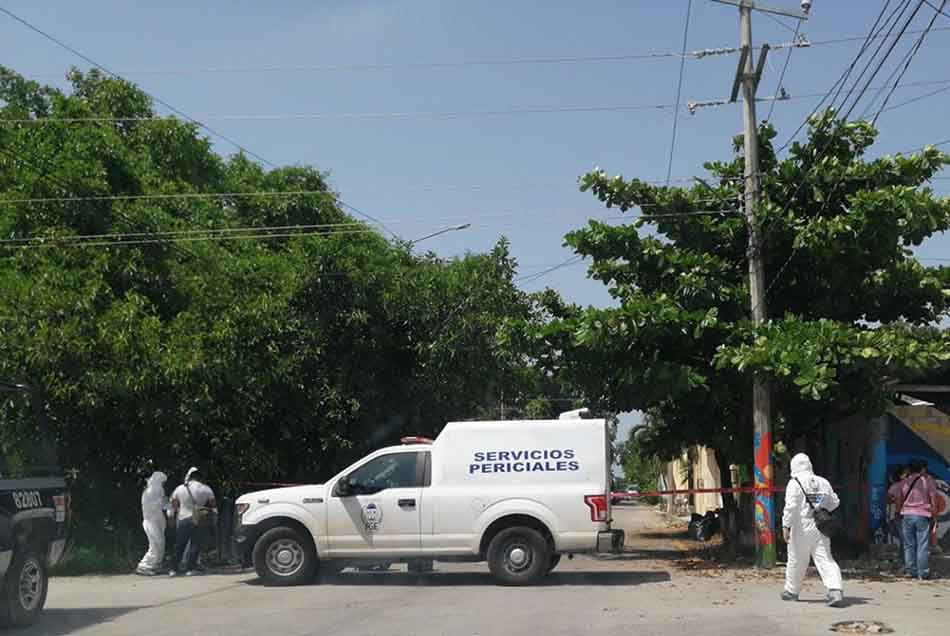 En Playa del Carmen, encuentran en cajuela de auto el cuerpo de un hombre
