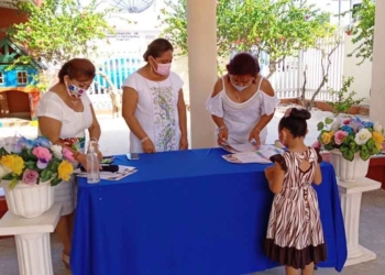 Jardín de niños cardenense clausura curso con entrega escalonada de certificado a egresados; excluye a padres de familia