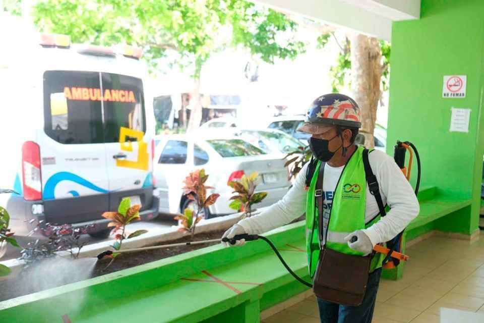 Intensifican limpieza de oficinas públicas en Puerto Morelos