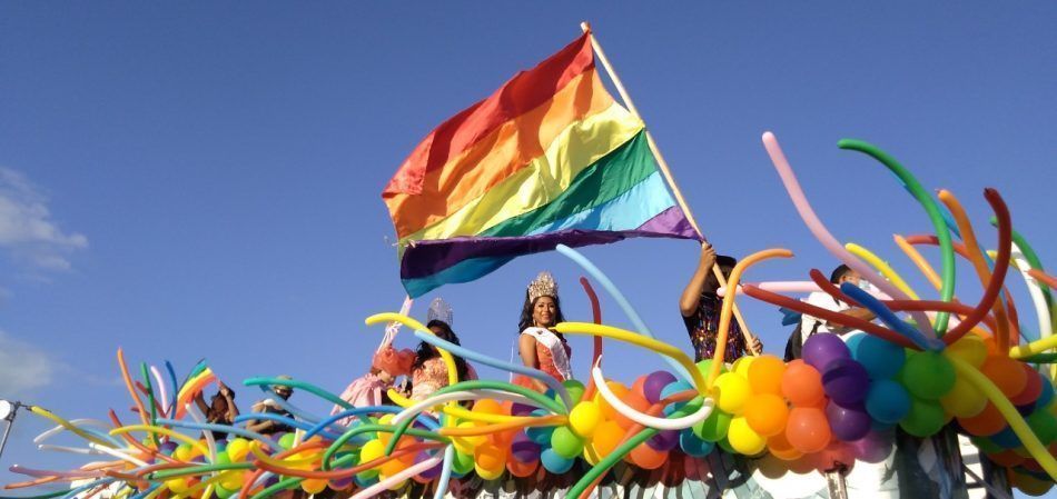 Integrantes de la comunidad LGTBQA marchan en Chetumal
