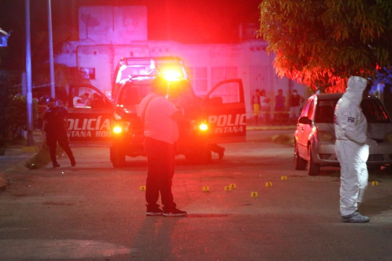 Motociclista vestido de mujer es baleado en Cancún