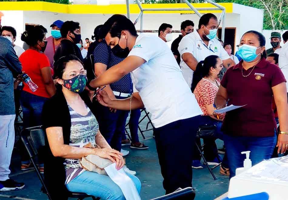 Carrilloportenses de 30 a 39 años responden en gran número a la convocatoria para vacunarse contra el coronavirus