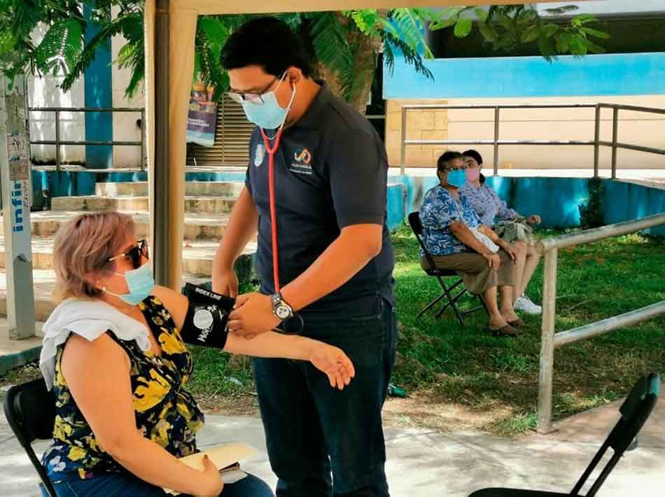 Inicia en Puerto Morelos vacunación a personas de 18 a 29 años