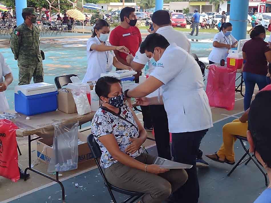Inicia vacunación contra coronavirus para carrilloportenses de 30 a 39 años de edad