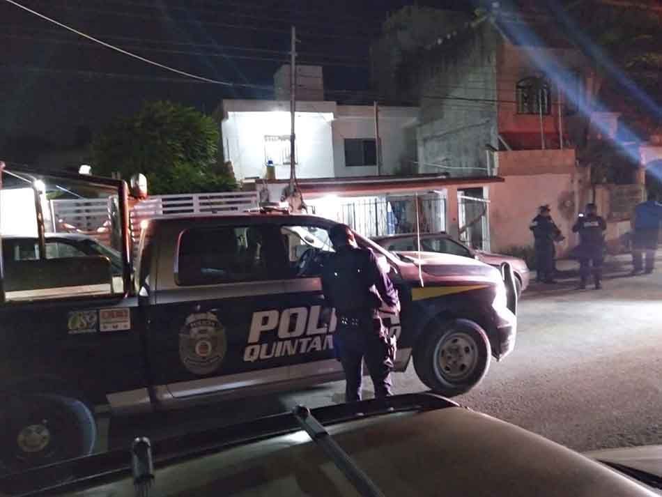 Balean afuera de su casa a comerciante de Cancún