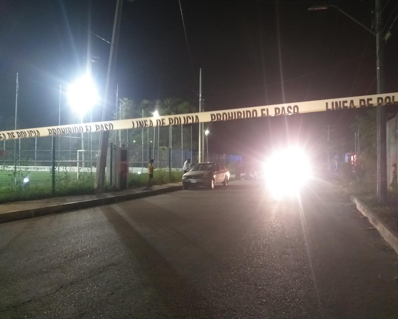Balean a un hombre en campo deportivo de Cancún