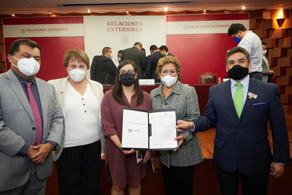 Laura Beristain firma en la CDMX carta con Cancillería para impulsar internacionalización de municipios mexicanos