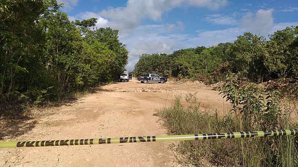 Encuentran cuerpo en camino de terracería de Cancún, está semi degollado