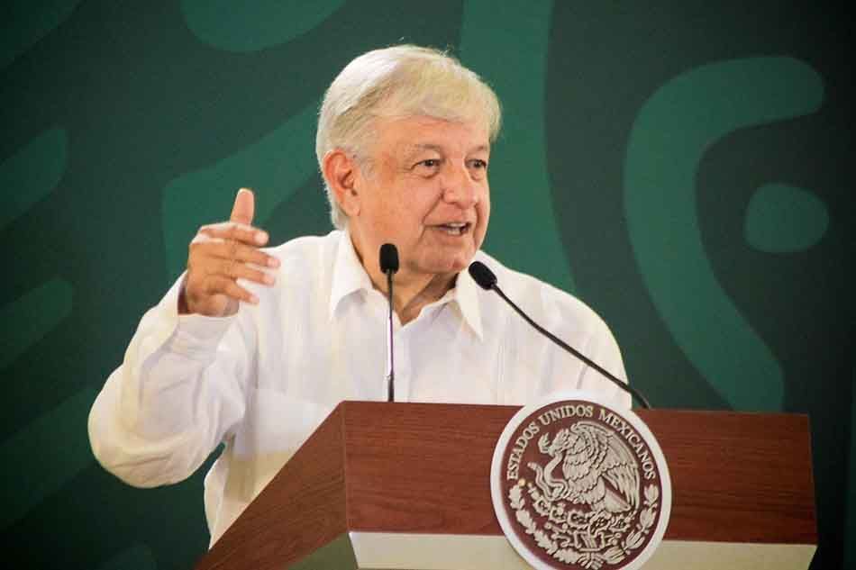 AMLO anuncia acuerdo con ejidatarios de Carrillo Puerto para comprar terrenos para aeropuerto de Tulum