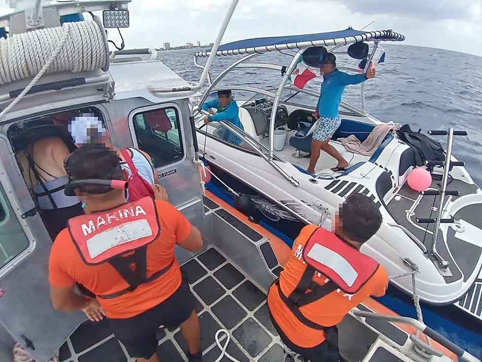 La Marina rescata en aguas de Cozumel a seis náufragos, cinco de ellos estadounidenses