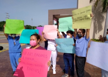 Personal de enfermería que atiende pacientes con COVID en Chetumal denuncia que tienen 5 quincenas sin pagarles