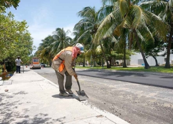 Repavimentación del bulevar Kukulcán en la zona hotelera de Cancún, con avance del 41%