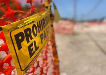 Tráfico vehicular mejora con trabajos simultáneos en tres puntos de la carretera Cancún-Tulum, asegura diputado Luis Alegre