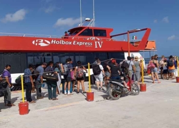 Ayuntamiento cardenense advierte indiferencia de turistas para acatar medidas sanitarias en su tránsito hacia Holbox