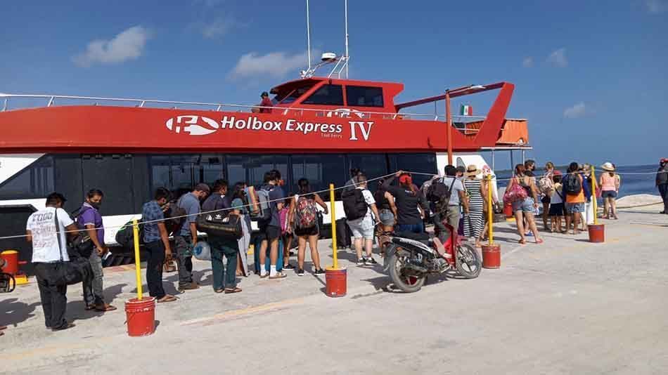 Ayuntamiento cardenense advierte indiferencia de turistas para acatar medidas sanitarias en su tránsito hacia Holbox